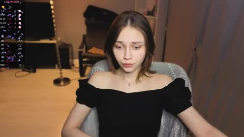 Snapshot of lina_and_lion chatting on 03/17/26, 01:21 Scarlet online show from 03/17/26, 01:21