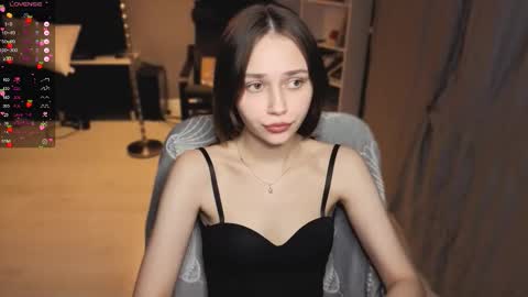 Snapshot of lina_and_lion chatting on 03/17/26, 09:29 Scarlet online show from 03/17/26, 09:29