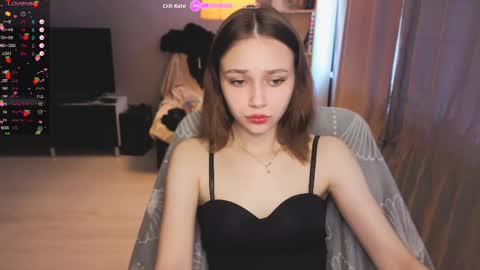 Snapshot of lina_and_lion chatting on 04/11/26, 10:19 Scarlet online show from 04/11/26, 10:19