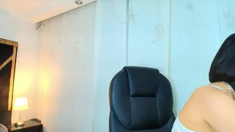  Lina Bedoya  online show from 05/22/26, 11:38