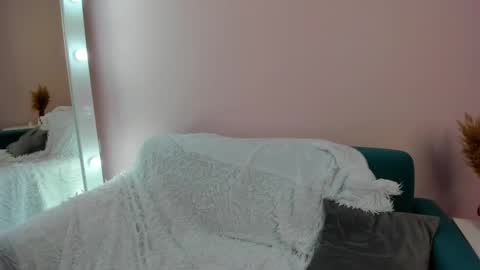 Lina blueeyed    GMT3 1100-1700 Mon Wed Thu Sat Sun online show from 01/22/25, 01:00
