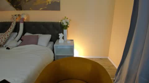 Lina blueeyed    GMT3 1100-1700 Mon Wed Thu Sat Sun online show from 09/27/25, 08:08