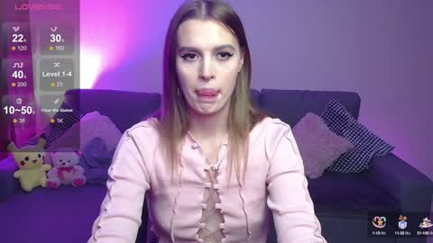 lina_bush online show from 12/19/24, 07:07