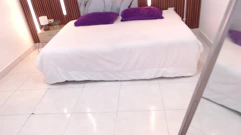 Lina online show from 09/09/25, 12:05