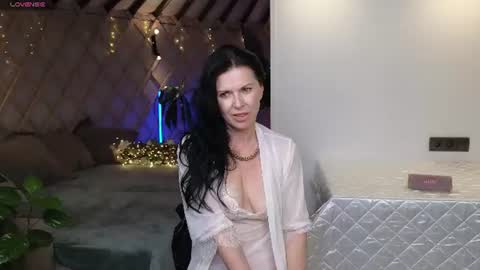 lina_flore online show from 07/01/26, 09:03