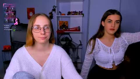 lina_fox12 online show from 11/02/25, 04:09