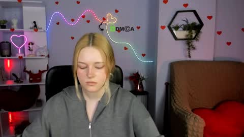 Snapshot of lina_fox12 chatting on 04/08/26, 12:05 lina_fox12 online show from 04/08/26, 12:05