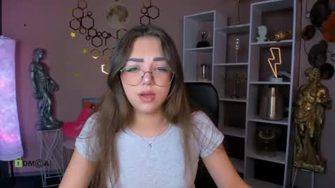 Snapshot of lina_fox12 chatting on 05/14/26, 12:12 lina_fox12 online show from 05/14/26, 12:12