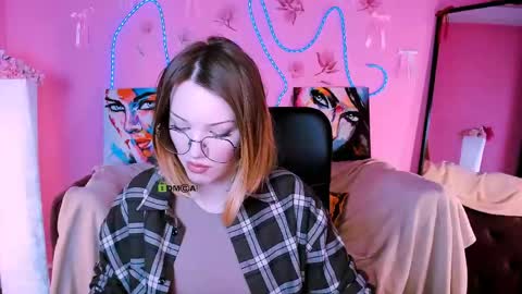 Snapshot of lina_fox12 chatting on 05/18/26, 12:11 lina_fox12 online show from 05/18/26, 12:11