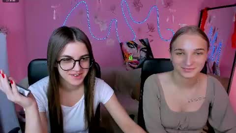 Snapshot of lina_fox12 chatting on 06/17/26, 05:43 lina_fox12 online show from 06/17/26, 05:43