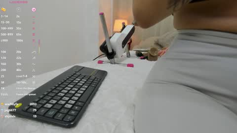   online show from 03/02/25, 02:43