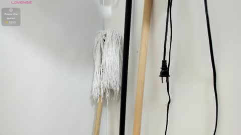   online show from 10/28/25, 11:47