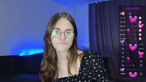 Snapshot of lina_hall chatting on 09/18/25, 12:18 lina hall online show from 09/18/25, 12:18