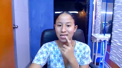 lina_kl online show from 11/04/25, 03:16