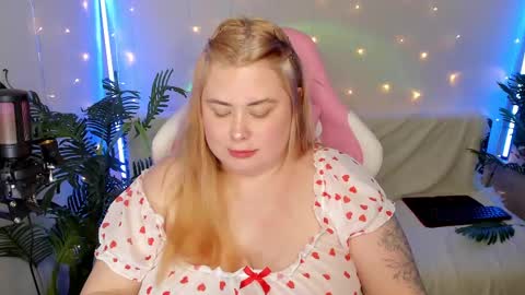 lina_linx online show from 01/16/25, 09:40