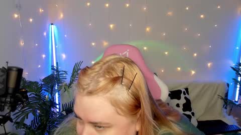 lina_linx online show from 01/17/25, 09:39