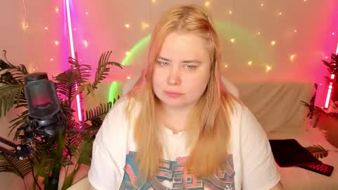 lina_linx online show from 01/20/25, 08:09