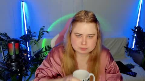 lina_linx online show from 01/26/25, 09:18
