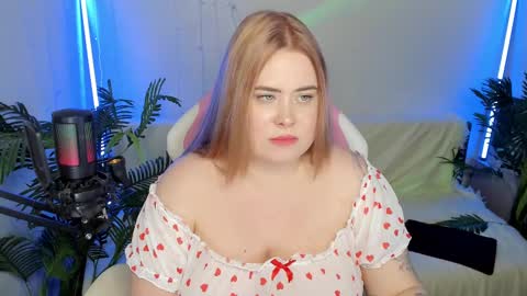 lina_linx online show from 01/30/25, 11:45