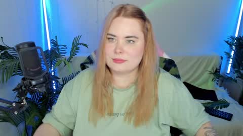 lina_linx online show from 02/01/25, 11:48