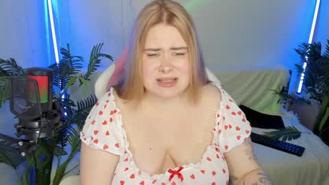 lina_linx online show from 02/03/25, 07:21