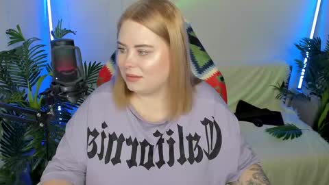 lina_linx online show from 02/09/25, 10:11