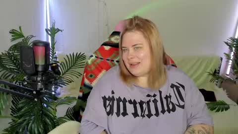 lina_linx online show from 02/10/25, 08:31