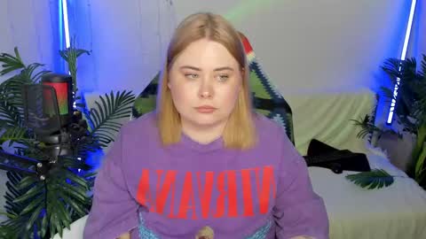 lina_linx online show from 02/11/25, 09:46