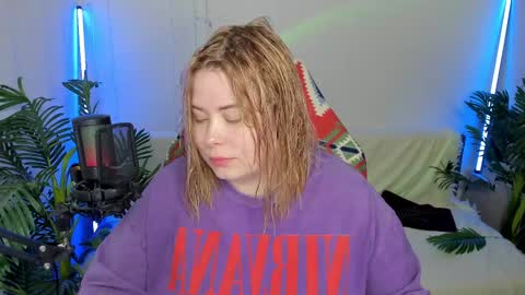 lina_linx online show from 02/14/25, 08:21