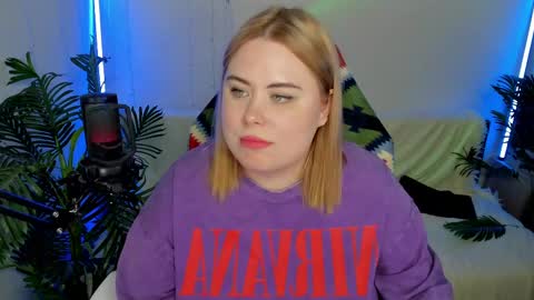 lina_linx online show from 02/14/25, 10:25