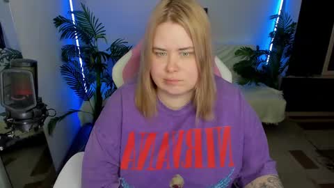 lina_linx online show from 02/16/25, 09:38
