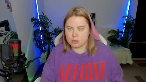 lina_linx online show from 02/17/25, 10:03