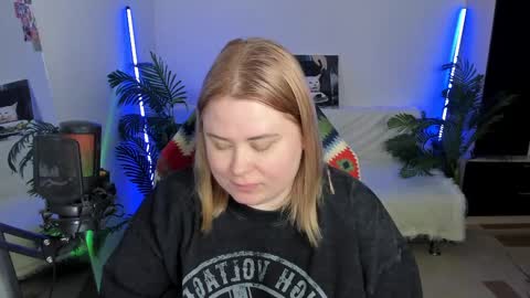 lina_linx online show from 02/25/25, 10:39