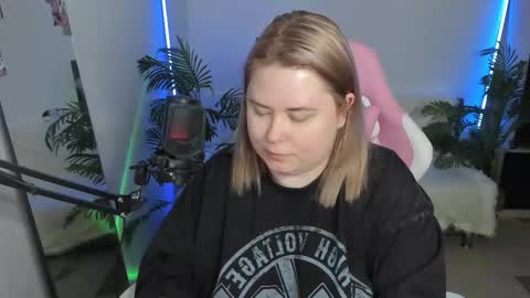 lina_linx online show from 03/02/25, 12:09