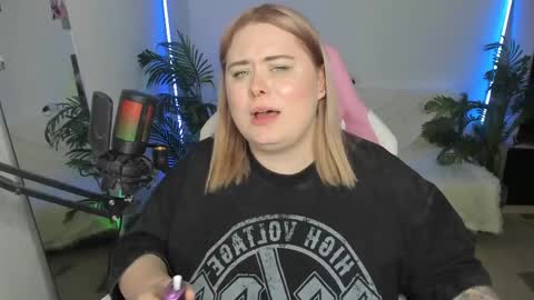 lina_linx online show from 03/02/25, 10:38