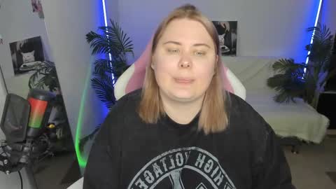 lina_linx online show from 03/04/25, 06:50