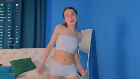 lina_massey online show from 05/17/26, 12:41