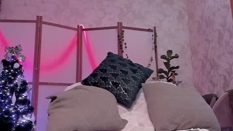 Lina -  online show from 12/25/24, 07:57