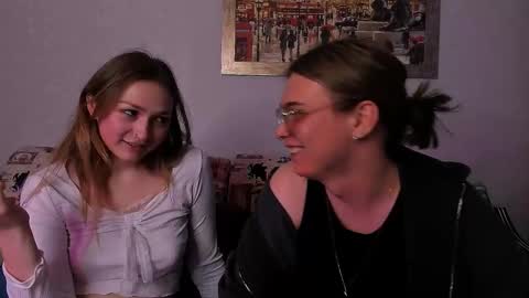 Snapshot of lina_nik chatting on 10/17/25, 07:38 lina_nik online show from 10/17/25, 07:38