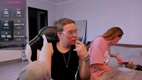 Snapshot of lina_nik chatting on 10/19/25, 11:22 lina_nik online show from 10/19/25, 11:22