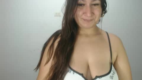 iiisabella online show from 11/29/25, 09:34