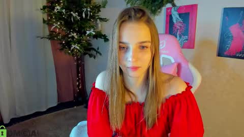 Snapshot of lina_reeds chatting on 12/18/25, 01:11 LINA online show from 12/18/25, 01:11