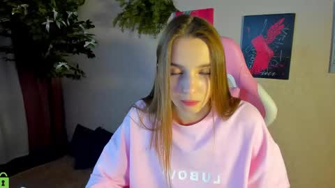 Snapshot of lina_reeds chatting on 12/20/25, 01:02 LINA online show from 12/20/25, 01:02