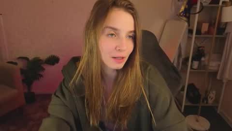 Snapshot of lina_reeds chatting on 03/27/26, 01:11 LINA online show from 03/27/26, 01:11