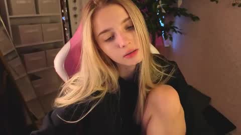 Snapshot of lina_reeds chatting on 03/30/26, 01:06 LINA online show from 03/30/26, 01:06