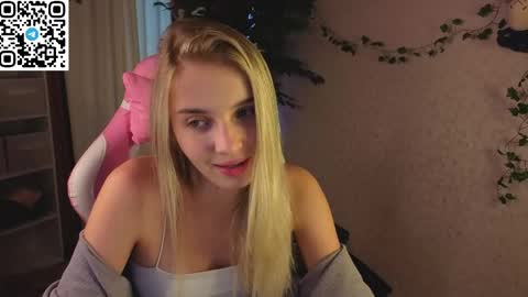 Snapshot of lina_reeds chatting on 04/06/26, 01:14 LINA online show from 04/06/26, 01:14