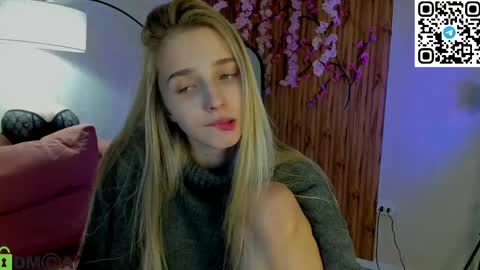 Snapshot of lina_reeds chatting on 05/18/26, 04:07 LINA online show from 05/18/26, 04:07