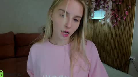 Snapshot of lina_reeds chatting on 05/19/26, 01:56 LINA online show from 05/19/26, 01:56