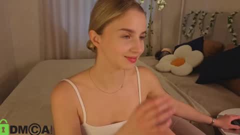 Snapshot of lina_reeds chatting on 06/04/26, 01:11 LINA online show from 06/04/26, 01:11