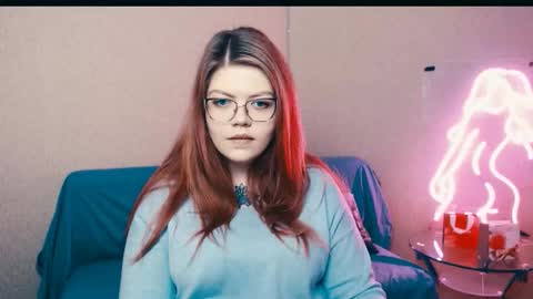 Snapshot of lina_ri chatting on 10/19/25, 09:43 lina_ri online show from 10/19/25, 09:43